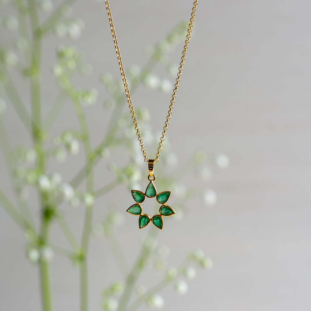 flower gold pendant with emerald from memara